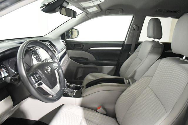 2018 Toyota Highlander LE Plus photo