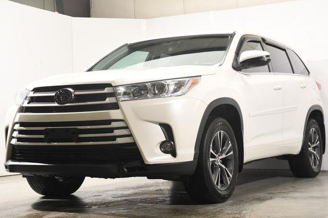 The 2018 Toyota Highlander LE Plus photos