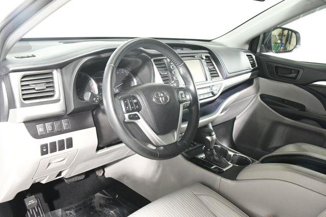 2018 Toyota Highlander LE Plus photo