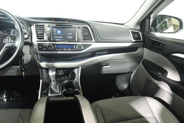 2018 Toyota Highlander LE Plus photo