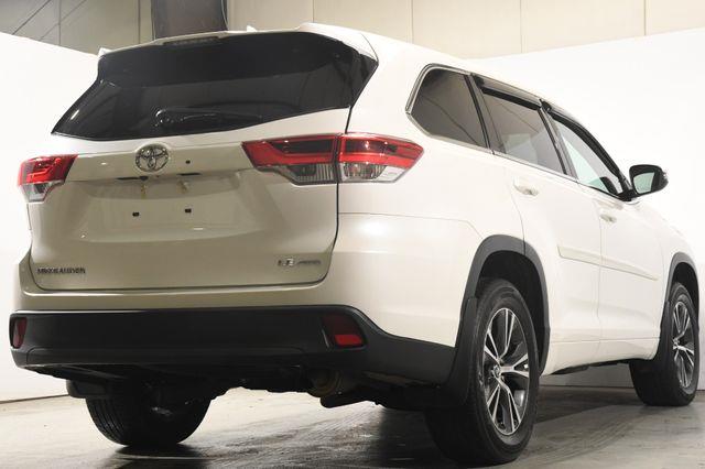 2018 Toyota Highlander LE Plus photo