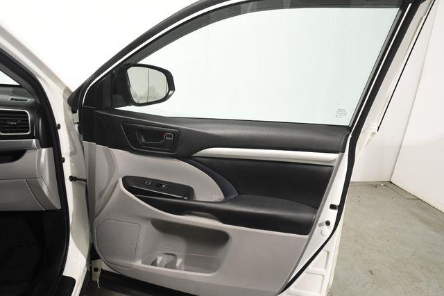 2018 Toyota Highlander LE Plus photo