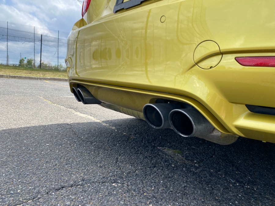 2015 BMW M4 2dr Cpe photo