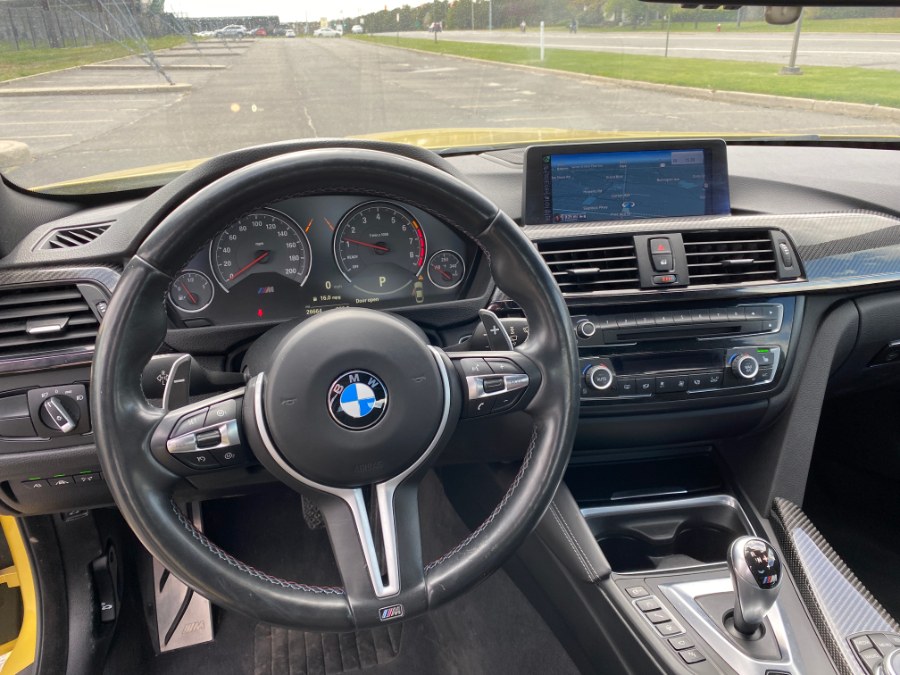 2015 BMW M4 2dr Cpe photo