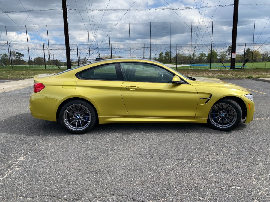 2015 BMW M4 2dr Cpe photo
