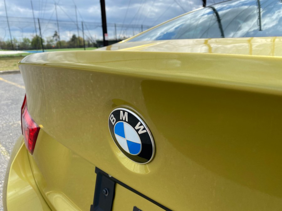 2015 BMW M4 2dr Cpe photo