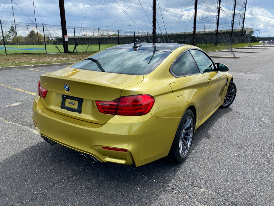 2015 BMW M4 2dr Cpe photo