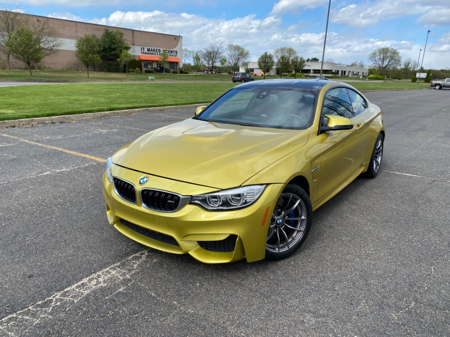 2015 BMW M4 2dr Cpe photo