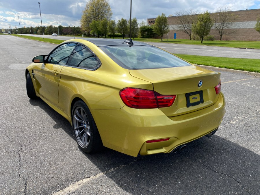 2015 BMW M4 2dr Cpe photo