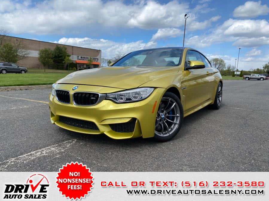 2015 BMW M4 2dr Cpe photo