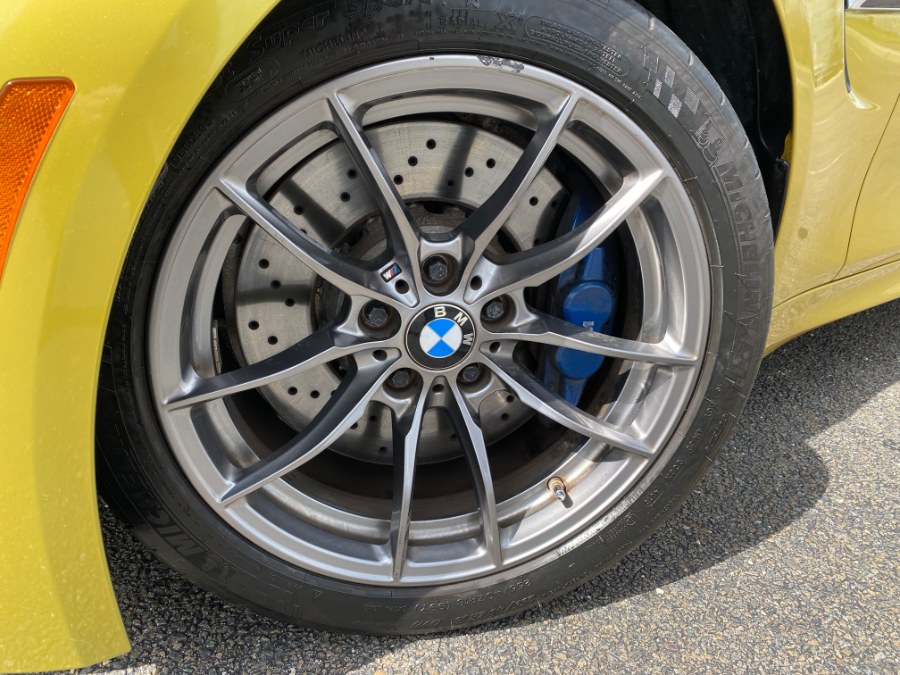 2015 BMW M4 2dr Cpe photo