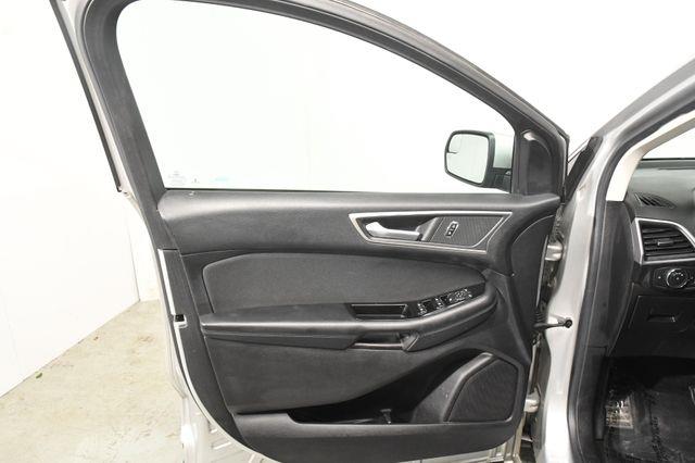 2017 Ford Edge SEL photo