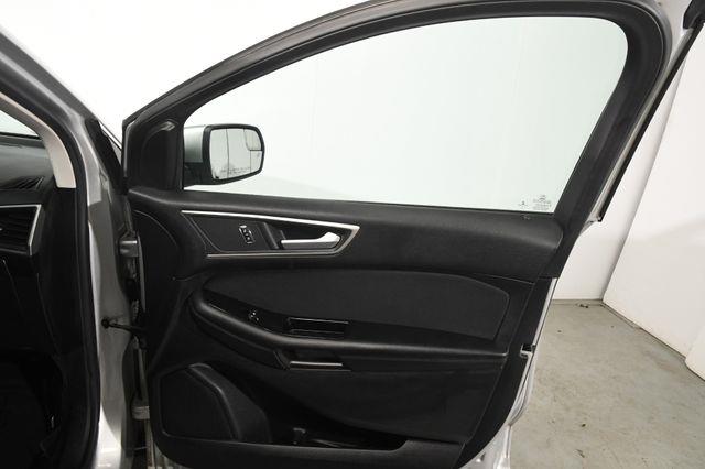 2017 Ford Edge SEL photo