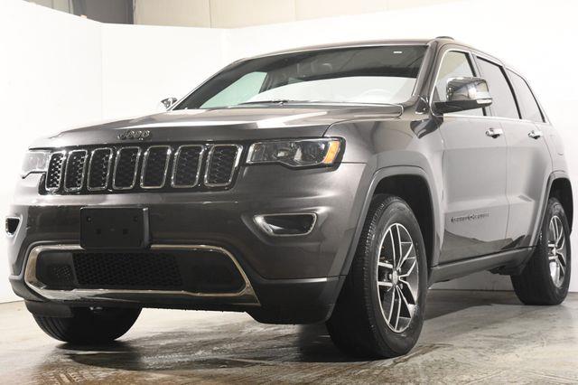 The 2017 Jeep Grand Cherokee Limited photos