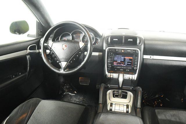 2008 Porsche Cayenne GTS photo