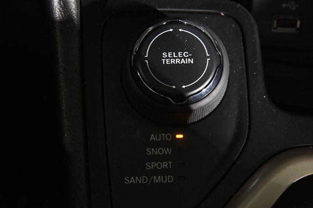 2017 Jeep Cherokee Limited w/ Nav/ Pano/ Safety T photo