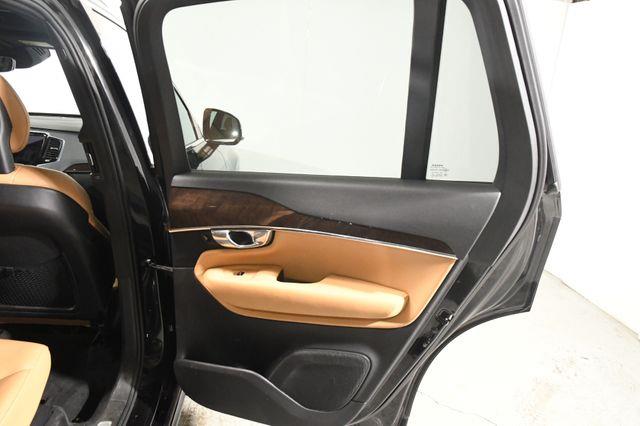 2017 Volvo XC90 Momentum photo