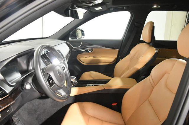 2017 Volvo XC90 Momentum photo