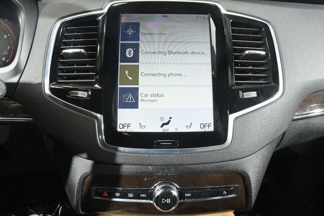 2017 Volvo XC90 Momentum photo