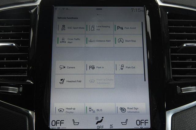 2017 Volvo XC90 Momentum photo
