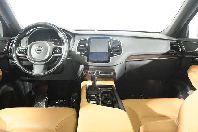 2017 Volvo XC90 Momentum photo