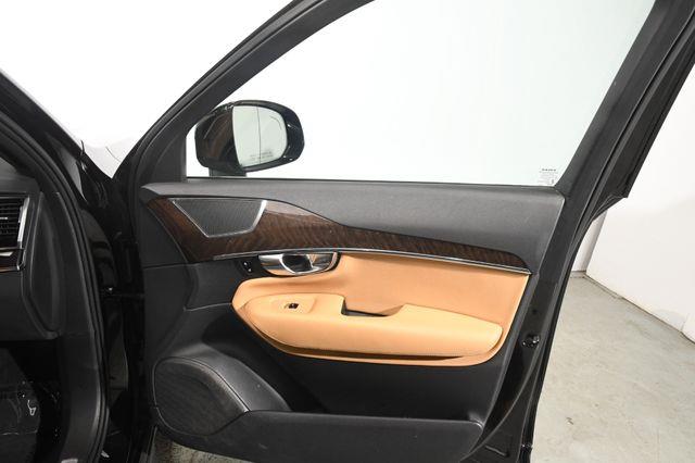 2017 Volvo XC90 Momentum photo