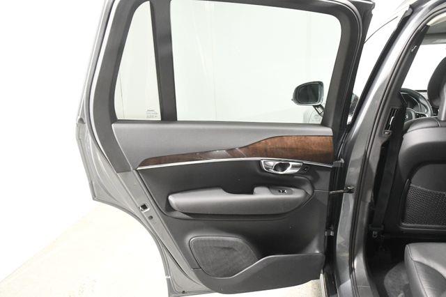 2017 Volvo XC90 Momentum photo