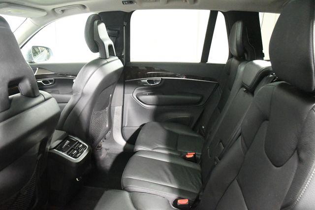 2017 Volvo XC90 Momentum photo