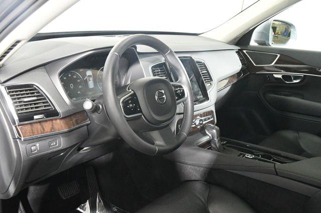 2017 Volvo XC90 Momentum photo