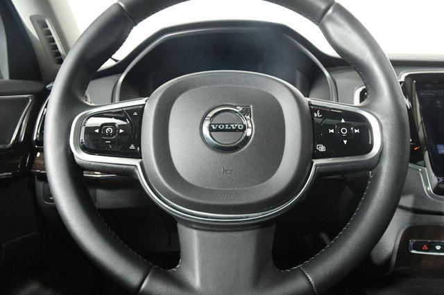 2017 Volvo XC90 Momentum photo