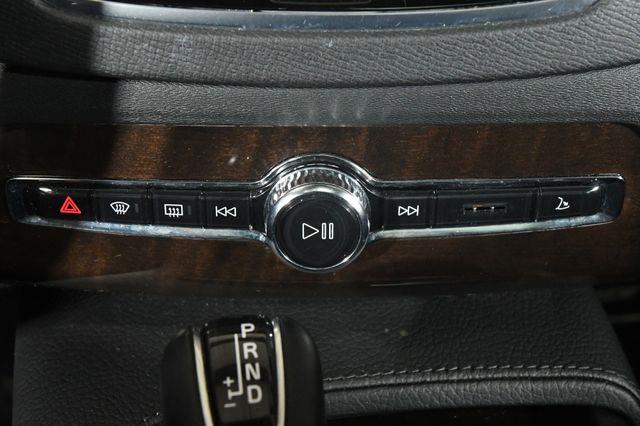 2017 Volvo XC90 Momentum photo