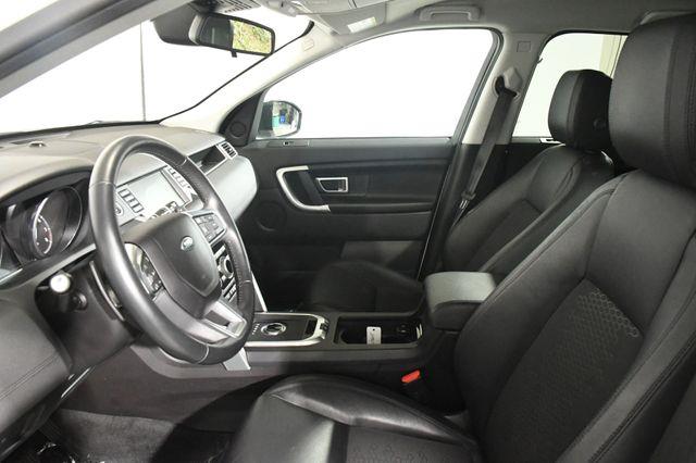 2017 Land Rover Discovery Sport SE photo