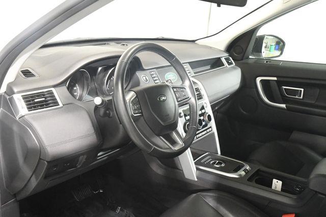 2017 Land Rover Discovery Sport SE photo