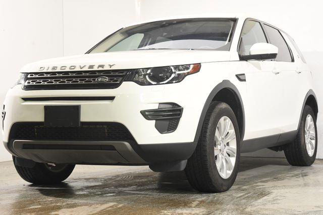 The 2017 Land Rover Discovery Sport SE photos