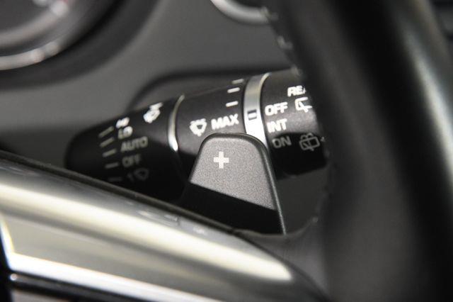 2017 Land Rover Discovery Sport SE photo