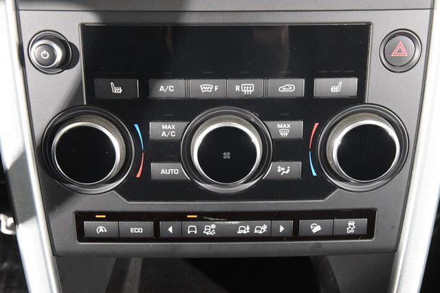 2017 Land Rover Discovery Sport SE photo