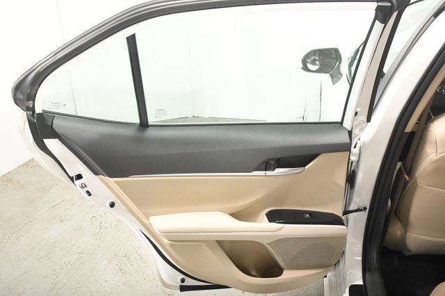 2019 Toyota Camry LE photo