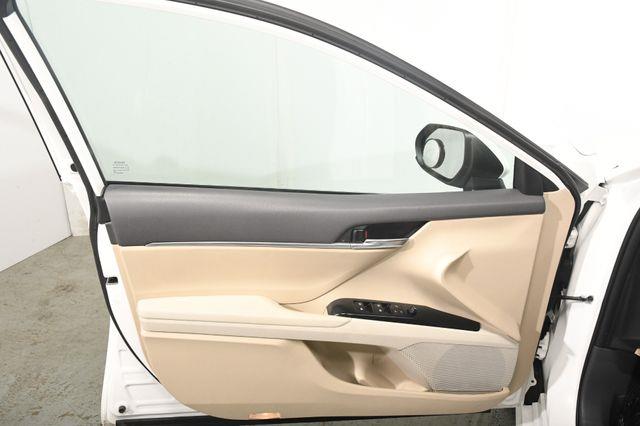 2019 Toyota Camry LE photo