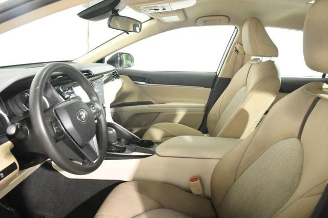 2019 Toyota Camry LE photo