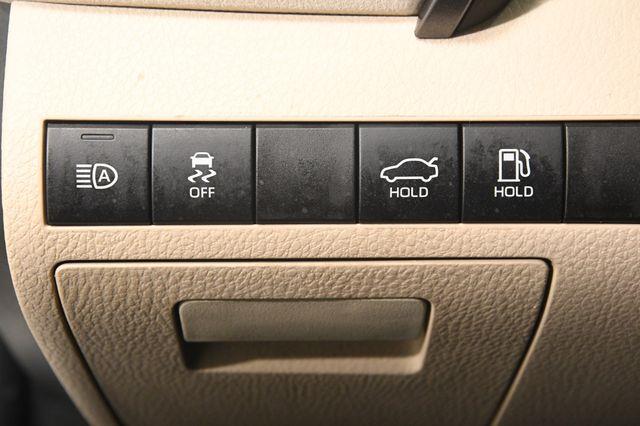 2019 Toyota Camry LE photo