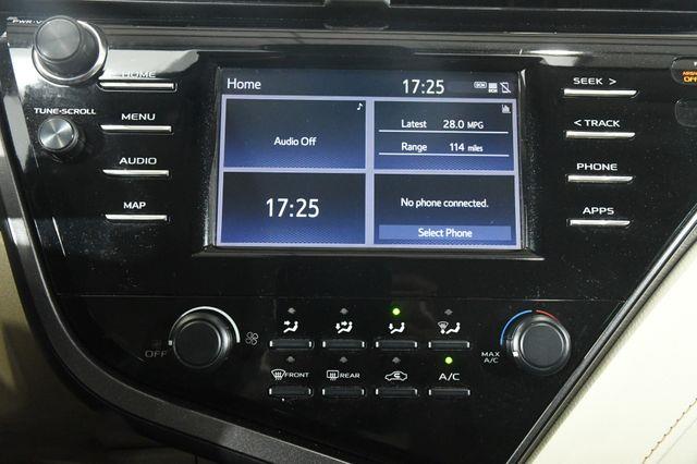 2019 Toyota Camry LE photo