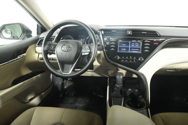 2019 Toyota Camry LE photo