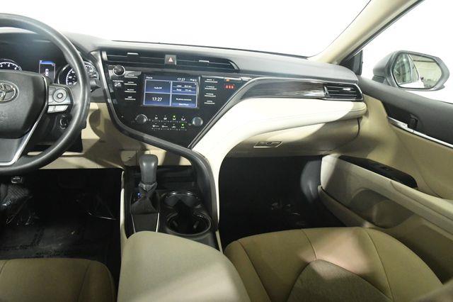 2019 Toyota Camry LE photo