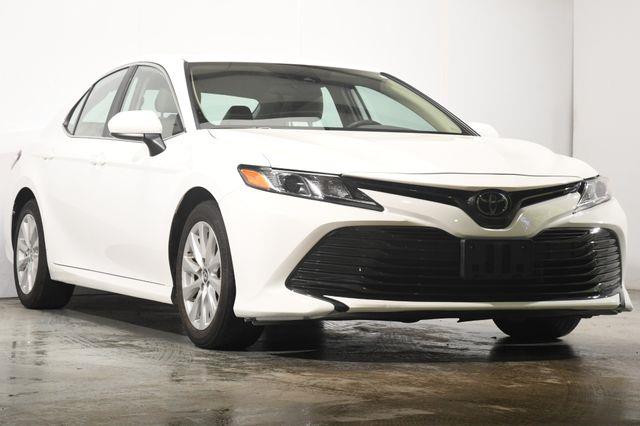 2019 Toyota Camry LE photo