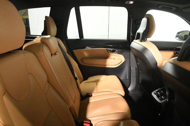 2017 Volvo XC90 Momentum photo