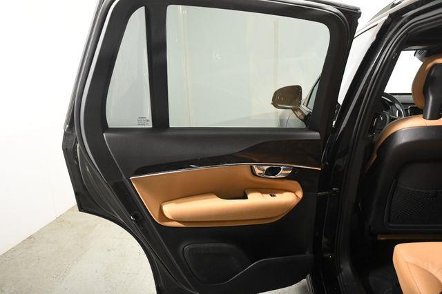 2017 Volvo XC90 Momentum photo