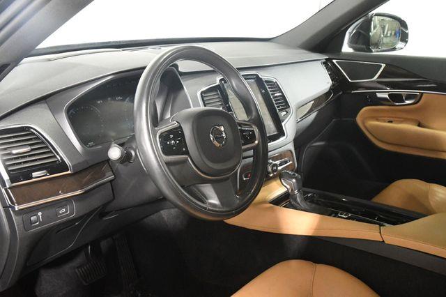 2017 Volvo XC90 Momentum photo
