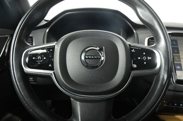 2017 Volvo XC90 Momentum photo