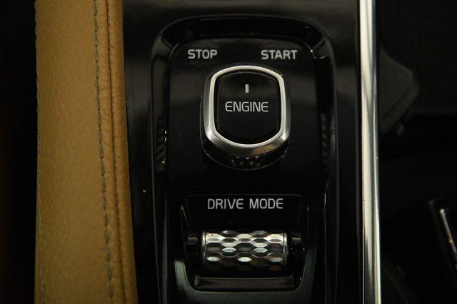 2017 Volvo XC90 Momentum photo