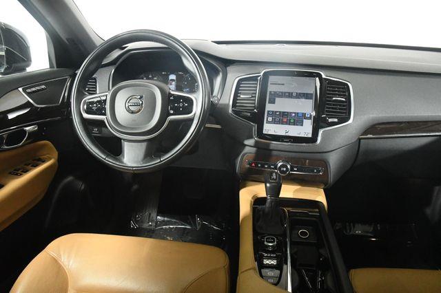 2017 Volvo XC90 Momentum photo